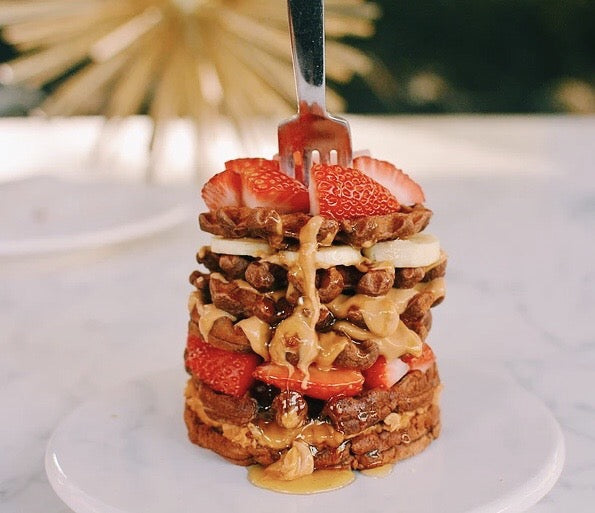 PROTEIN WAFFLES WITH PEANUT BUTTER & MAPLE SYRUP